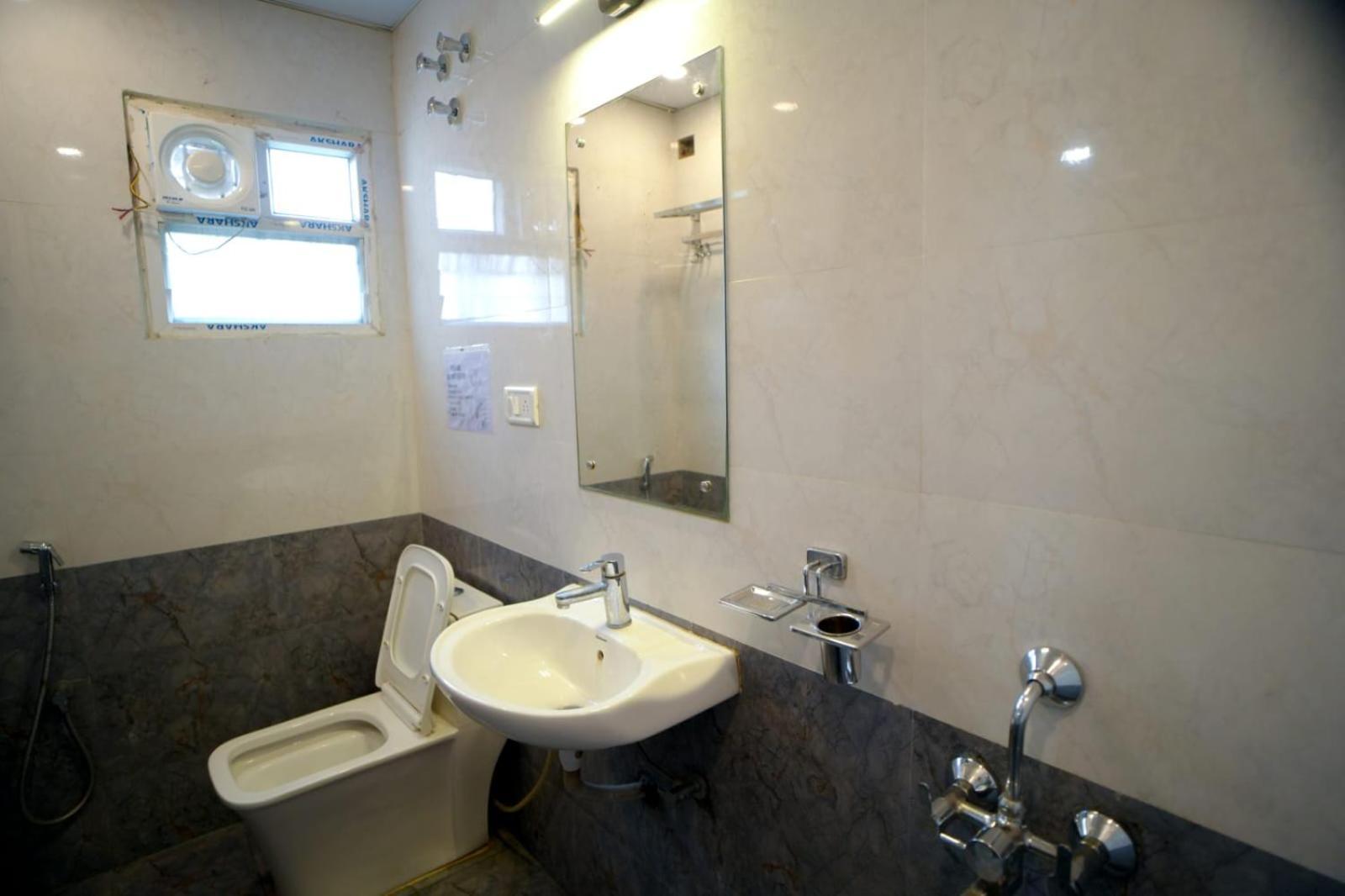 Hotel Raaj Grand