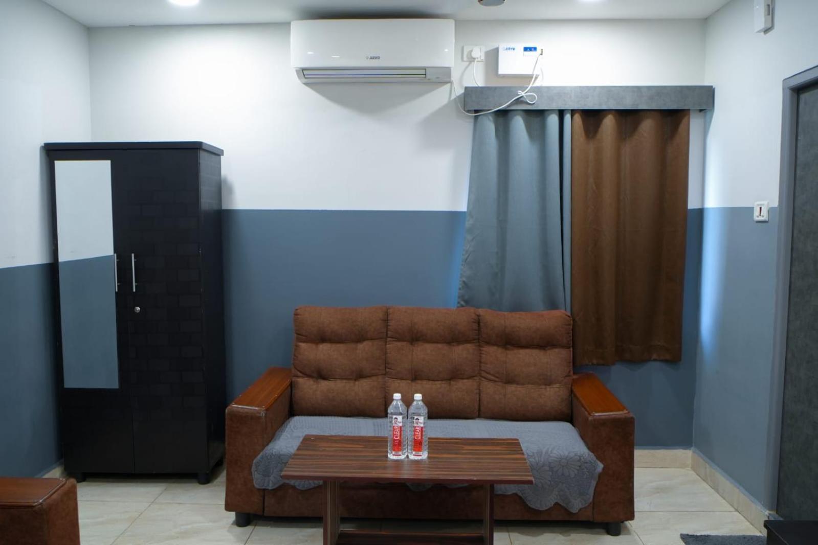 Hotel Raaj Grand 2*