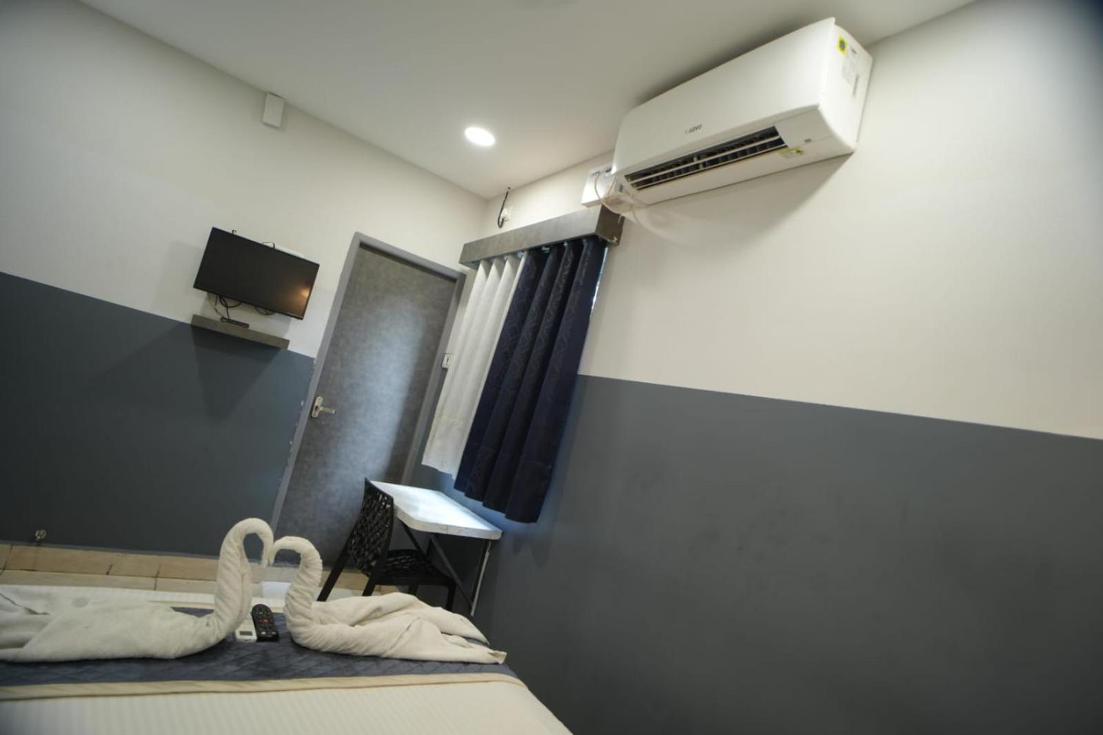 Hotel Raaj Grand
